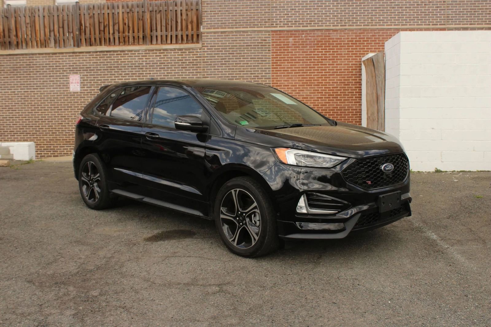 Used 2019 Ford Edge ST w/ Equipment Group 401A image 1