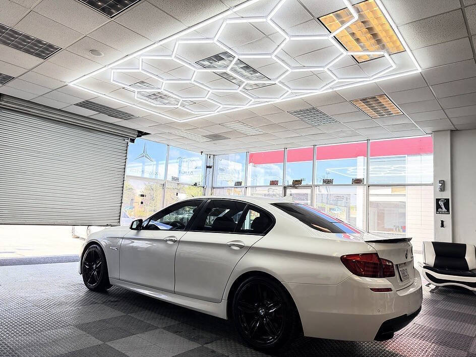 Used 2013 BMW 550i Sedan w/ Executive Pkg RWD image 15