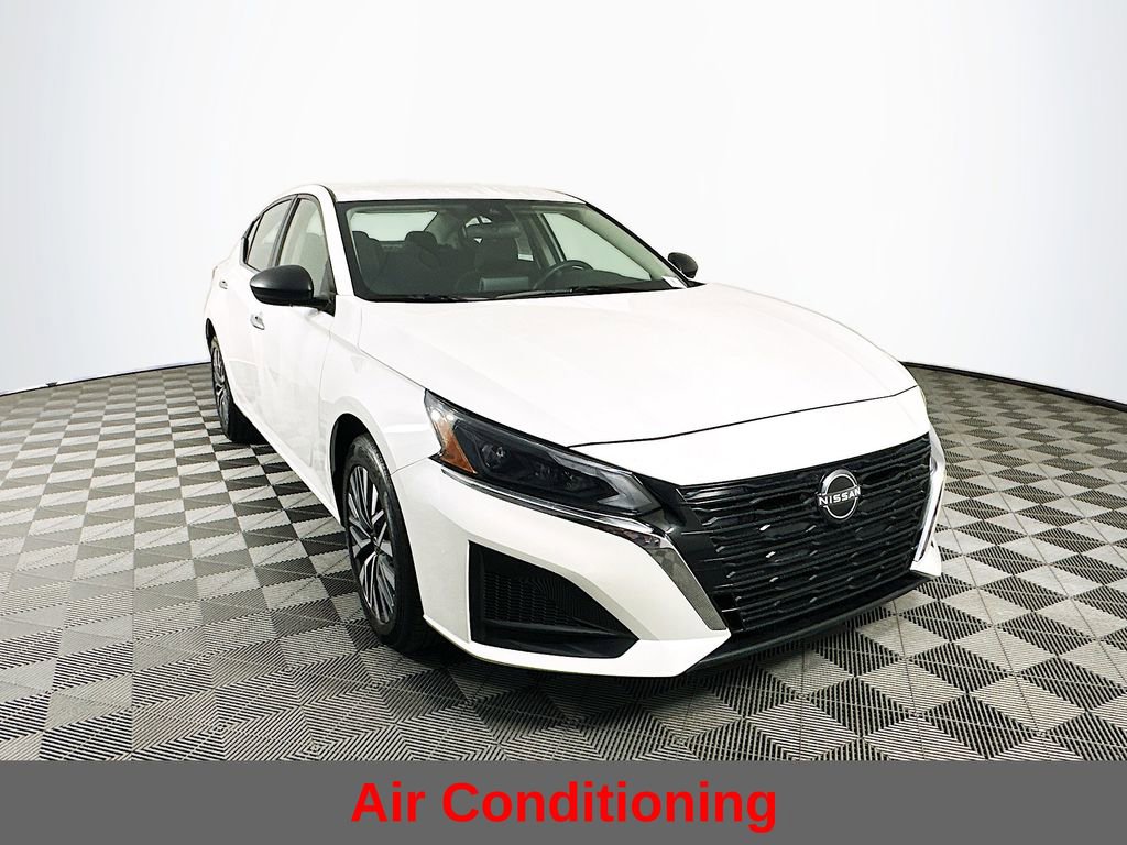 Certified 2024 Nissan Altima 2.5 SV image 4