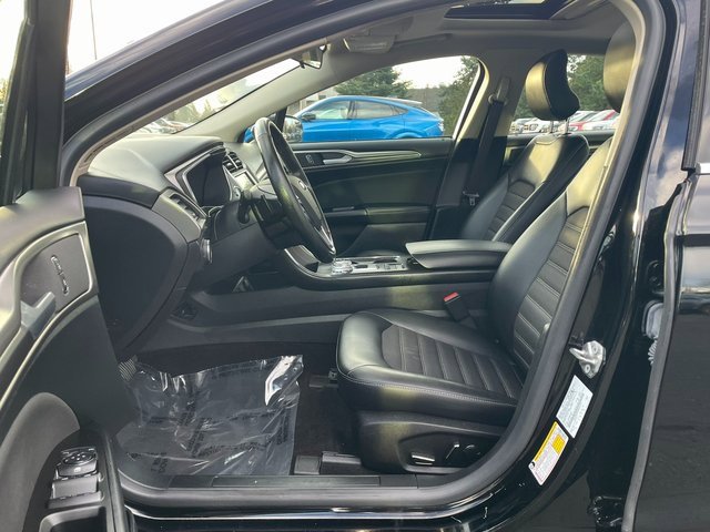 Used 2017 Ford Fusion SE w/ Equipment Group 201A image 15