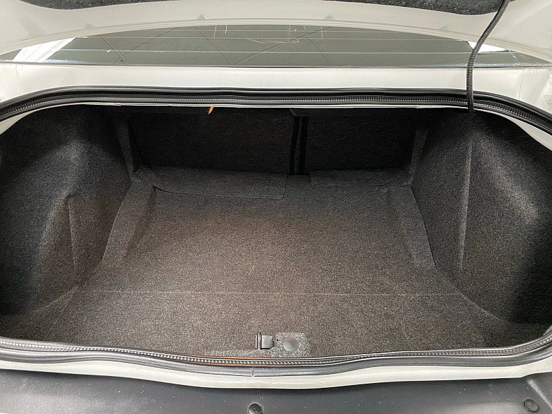 Used 2021 Dodge Challenger SXT image 11