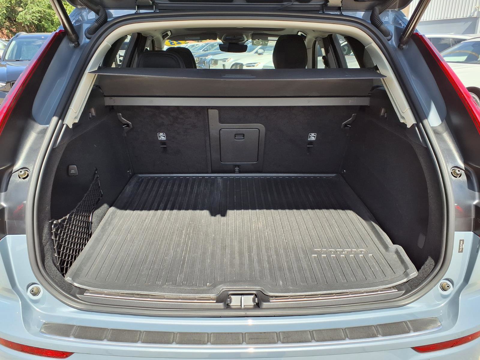 Certified 2023 Volvo XC60 B5 Ultimate w/ Climate Package FWD image 18
