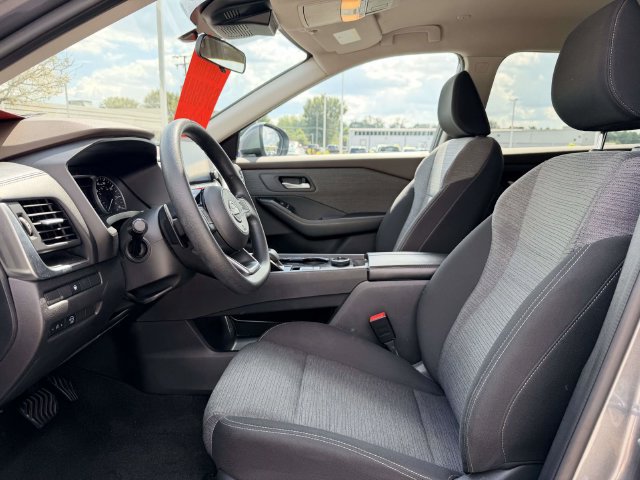 Used 2023 Nissan Rogue SV AWD/4WD image 16