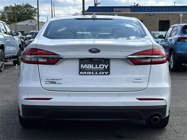 Used 2020 Ford Fusion SE image 3