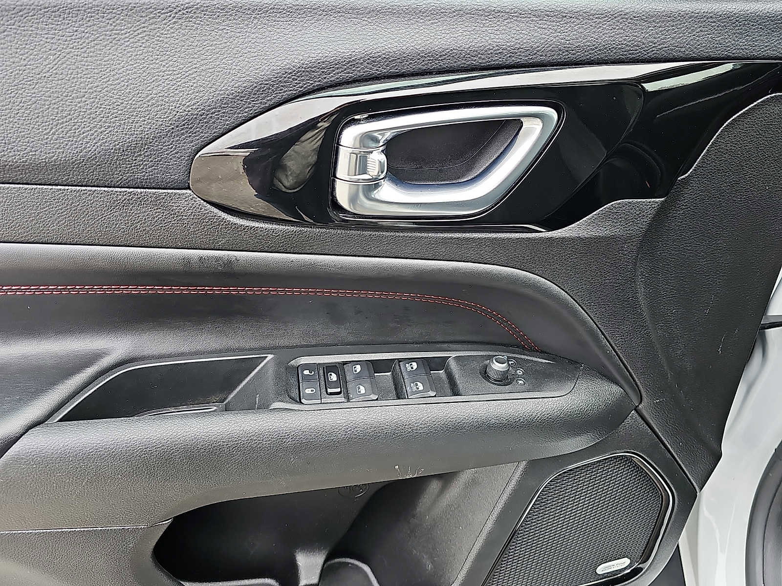 Used 2022 Jeep Compass Trailhawk w/ Sun and Sound Group image 13