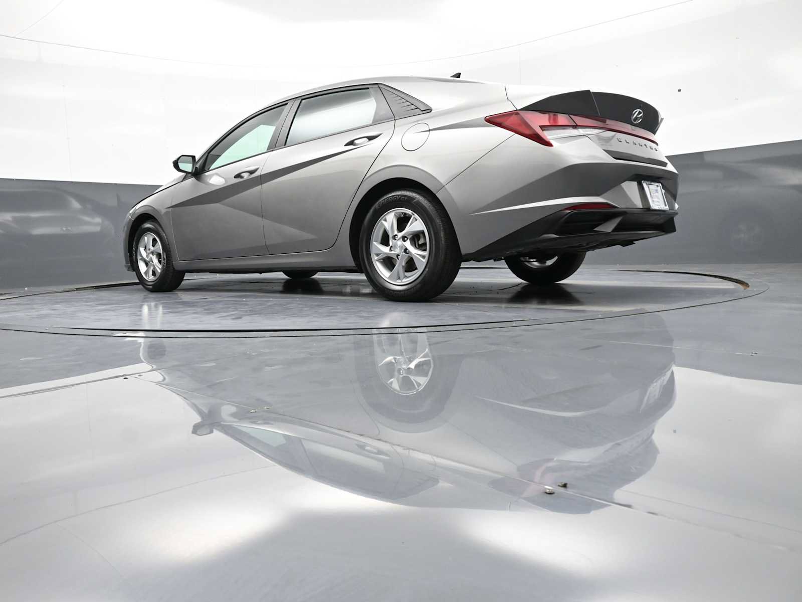 Certified 2023 Hyundai Elantra SE FWD image 30