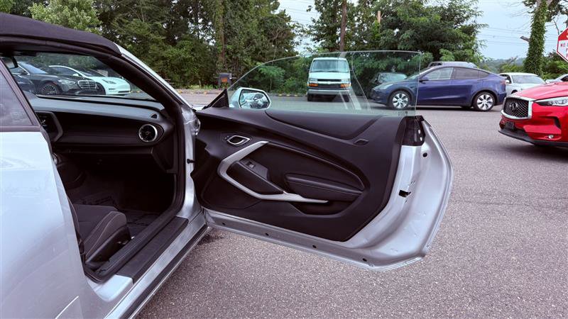 Used 2017 Chevrolet Camaro LT w/ RS Package image 9