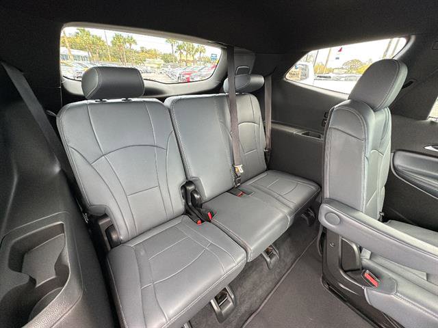 Used 2024 Buick Enclave Premium image 13