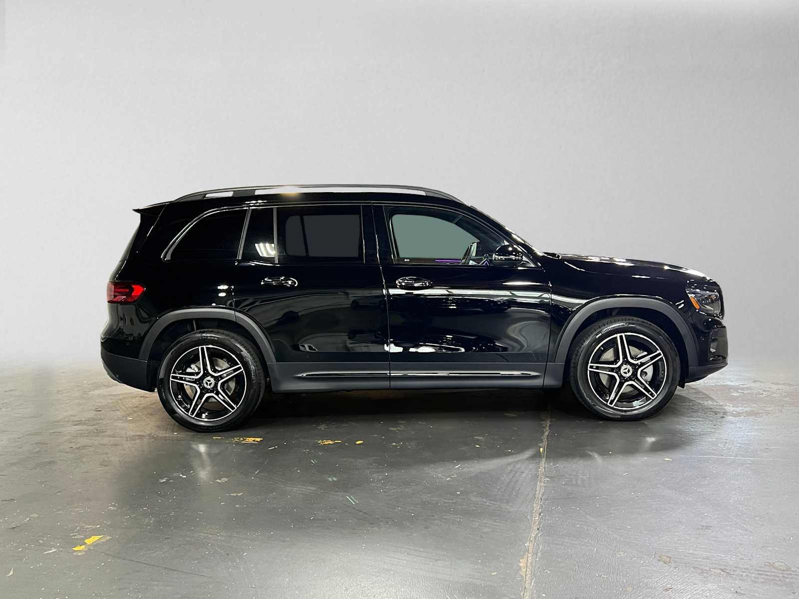 Certified 2026 Mercedes-Benz GLB 250 4MATIC image 2