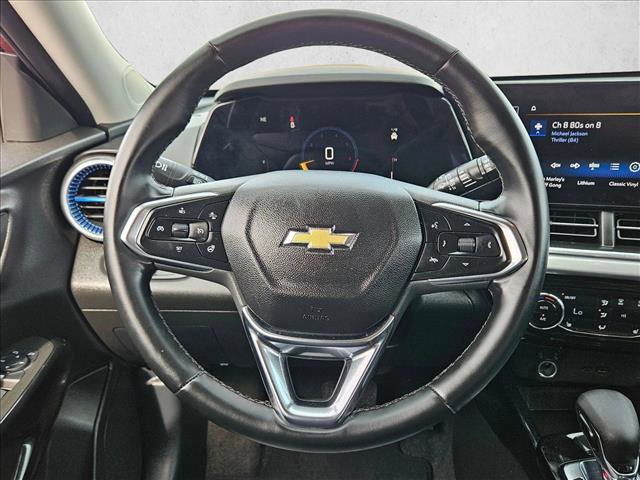 Used 2025 Chevrolet Trax LT w/ LT Convenience Package FWD image 15