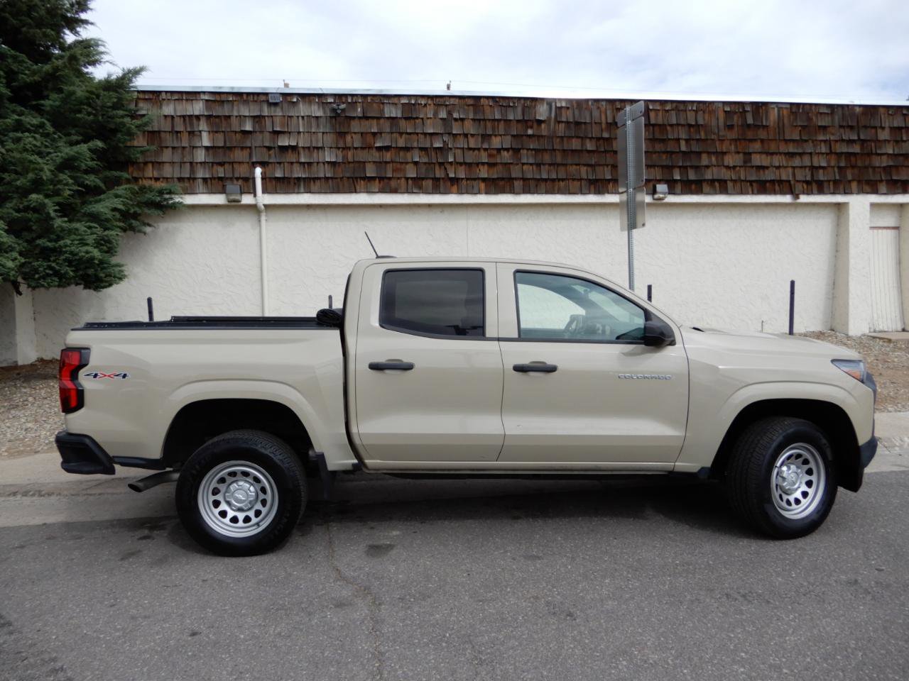 Used 2023 Chevrolet Colorado W/T w/ WT Convenience Package II AWD/4WD image 4