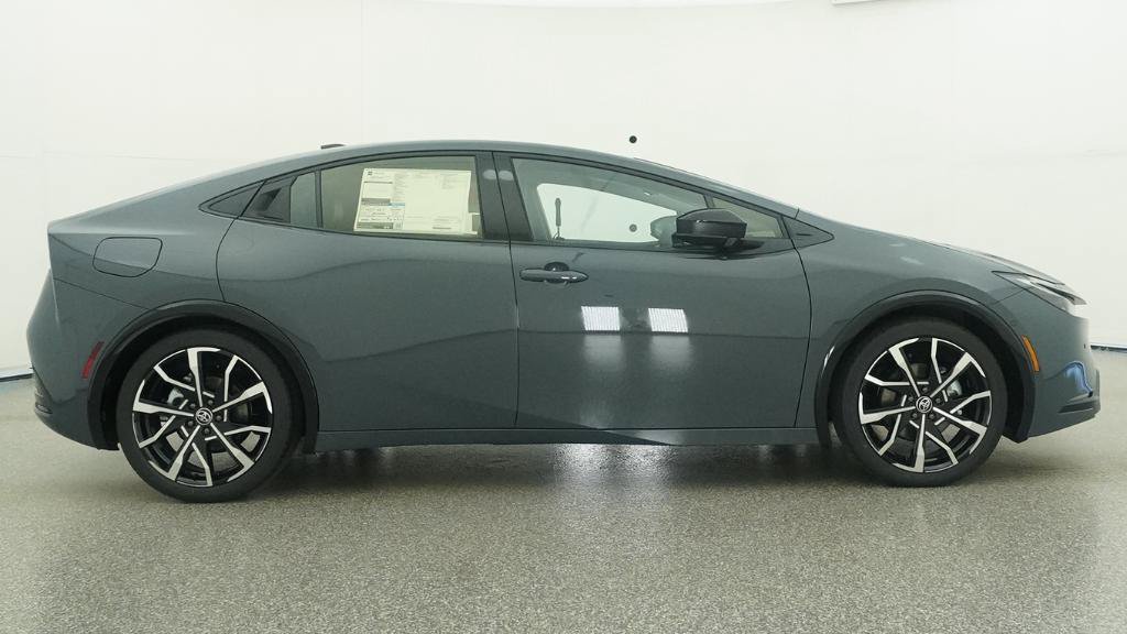 New 2026 Toyota Prius Plug-In Hybrid FWD image 30