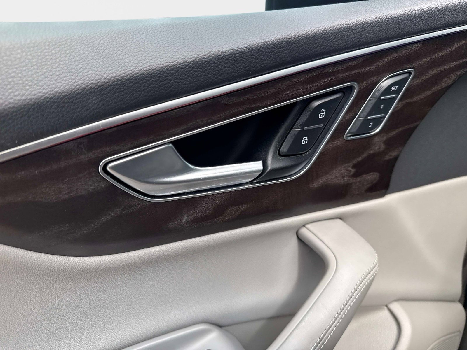 Used 2022 Audi Q7 3.0T Prestige image 21