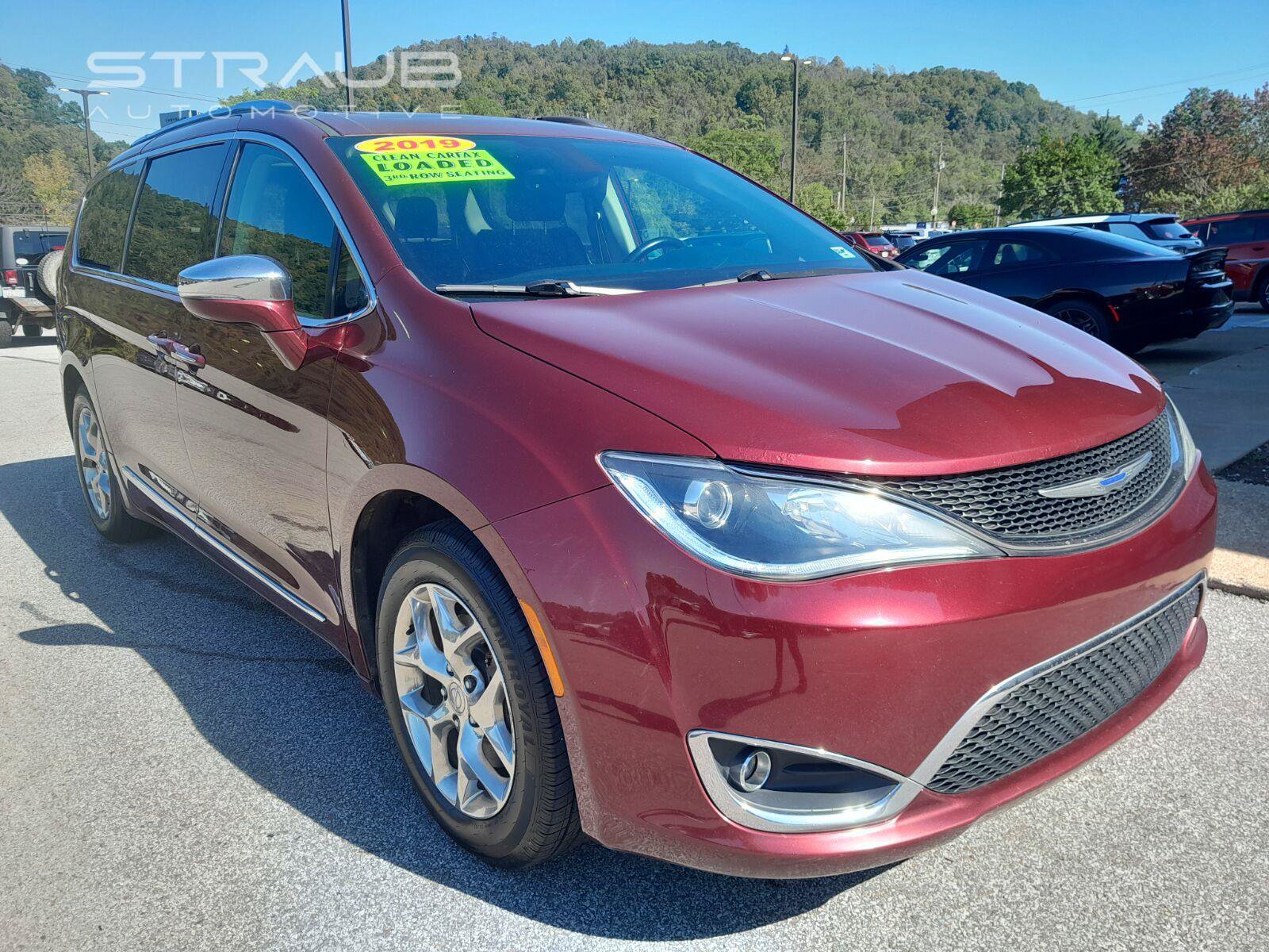 Used 2019 Chrysler Pacifica Limited FWD image 3