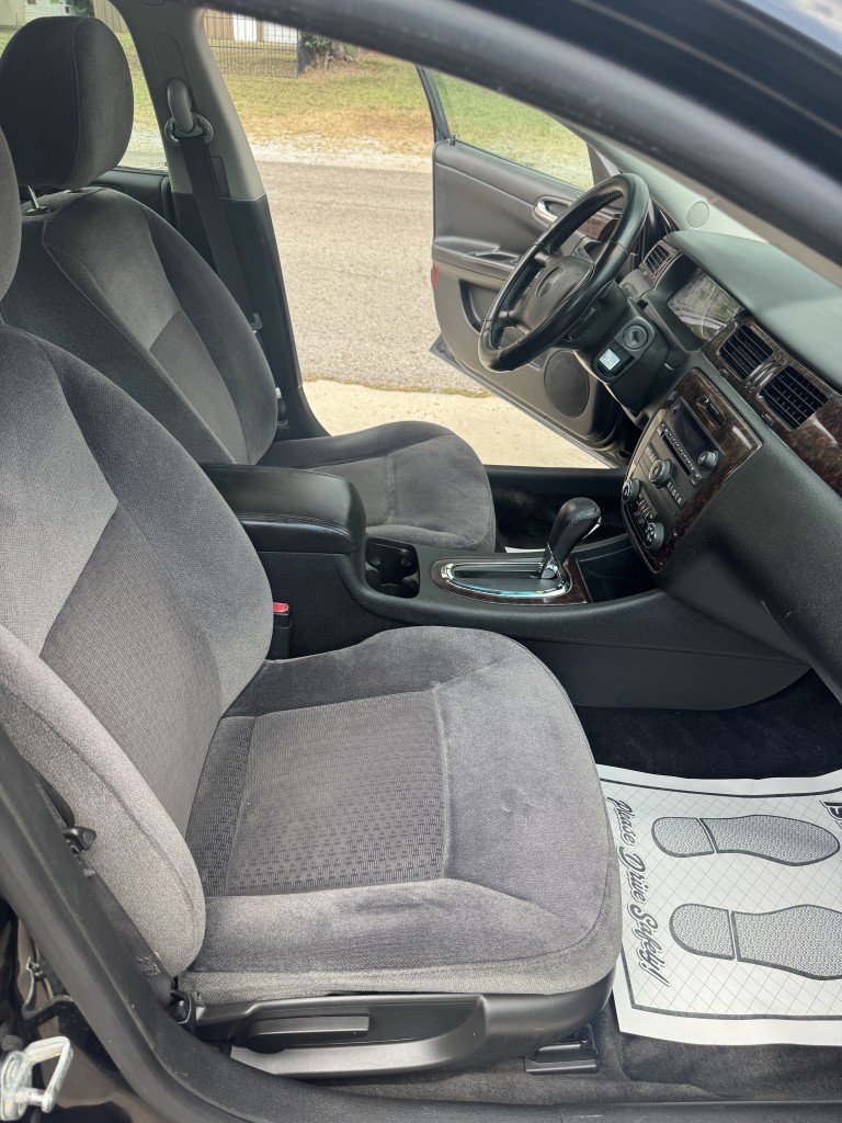 Used 2013 Chevrolet Impala LT w/ LT Sunroof Package image 6