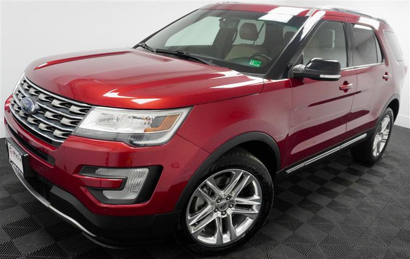 Used 2016 Ford Explorer XLT w/ Equipment Group 202A AWD/4WD image 2
