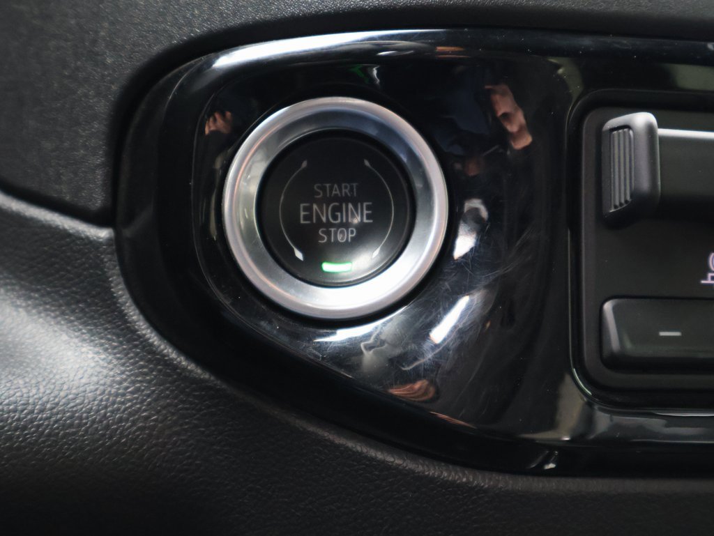 Used 2024 Chevrolet Silverado 1500 ZR2 w/ Technology Package image 33