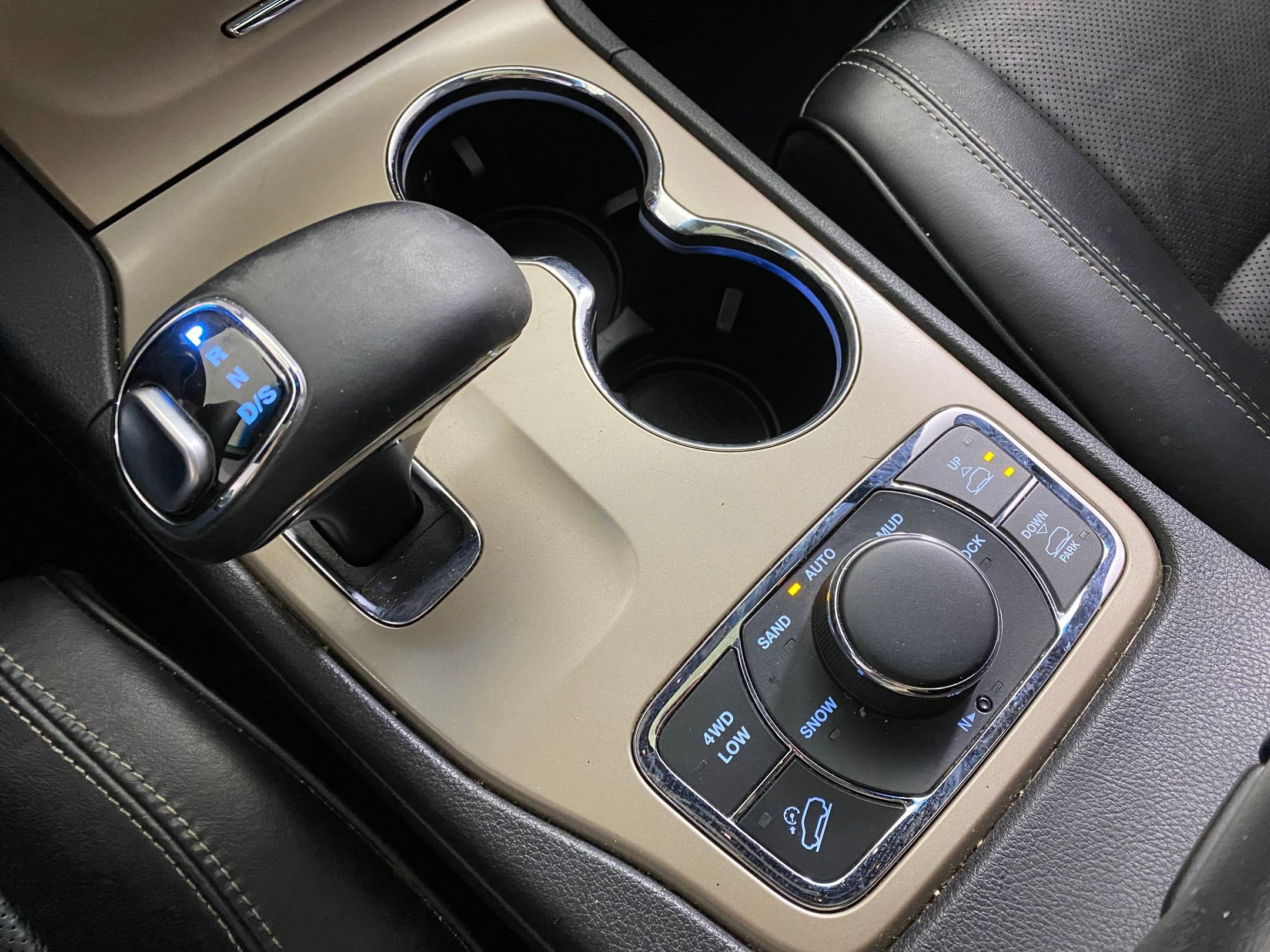 Used 2015 Jeep Grand Cherokee Overland image 18