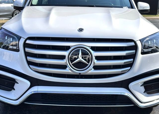 New 2026 Mercedes-Benz GLS 450 4MATIC image 3