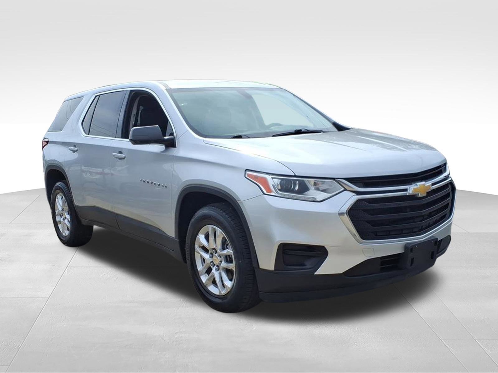 Used 2019 Chevrolet Traverse LS image 3
