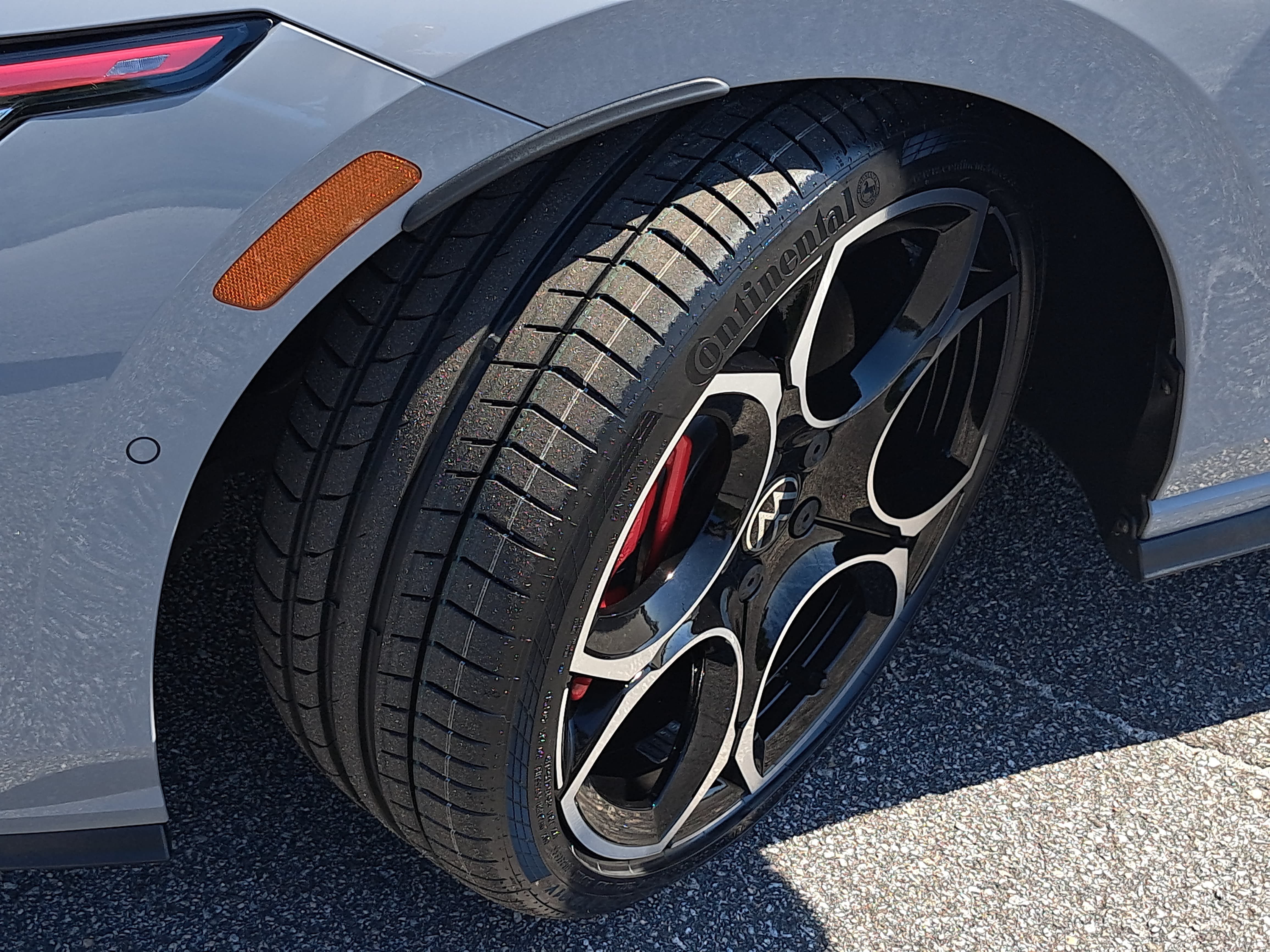 Certified 2025 Volkswagen GTI Autobahn FWD image 33