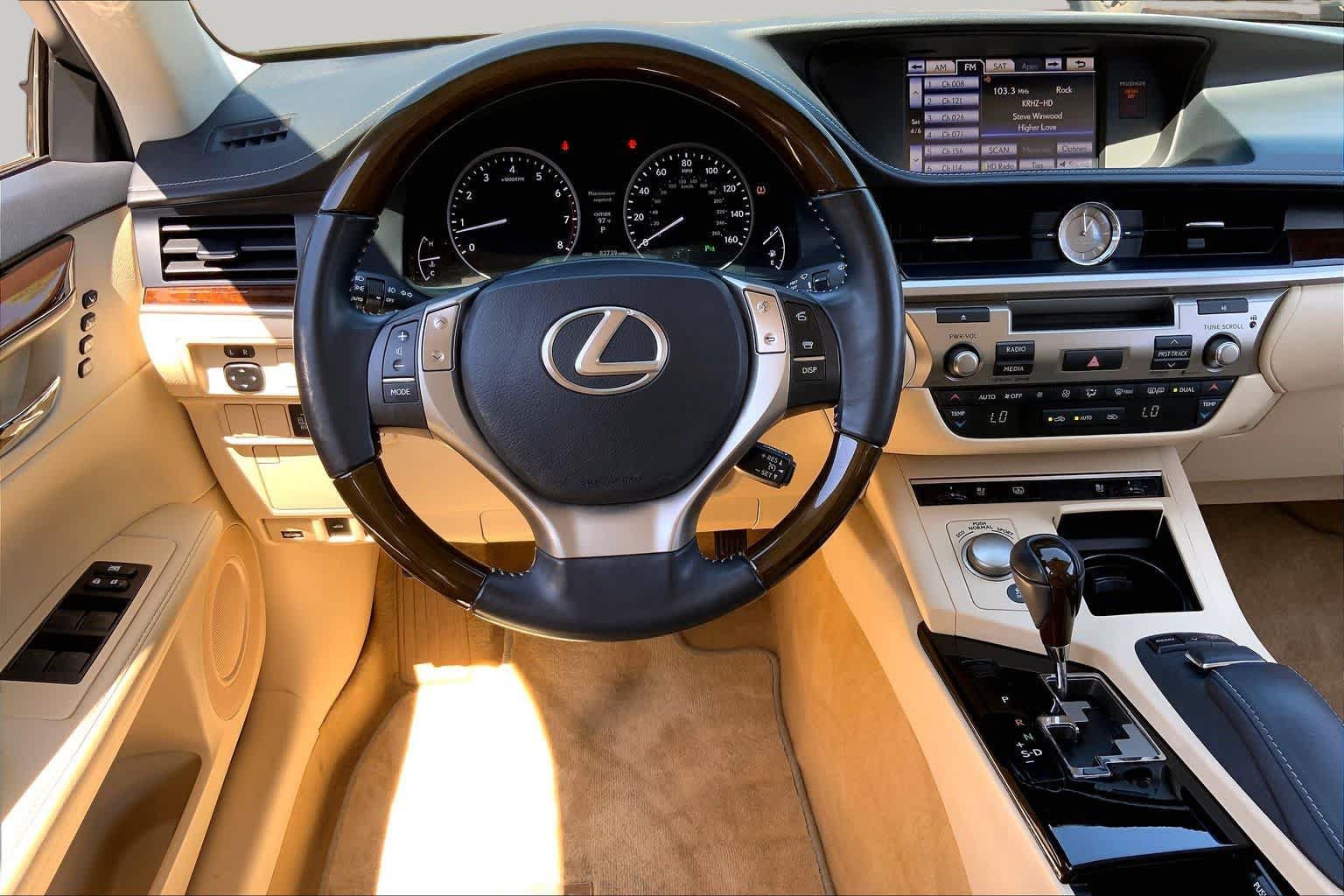 Used 2014 Lexus ES 350 w/ Luxury Package FWD image 6