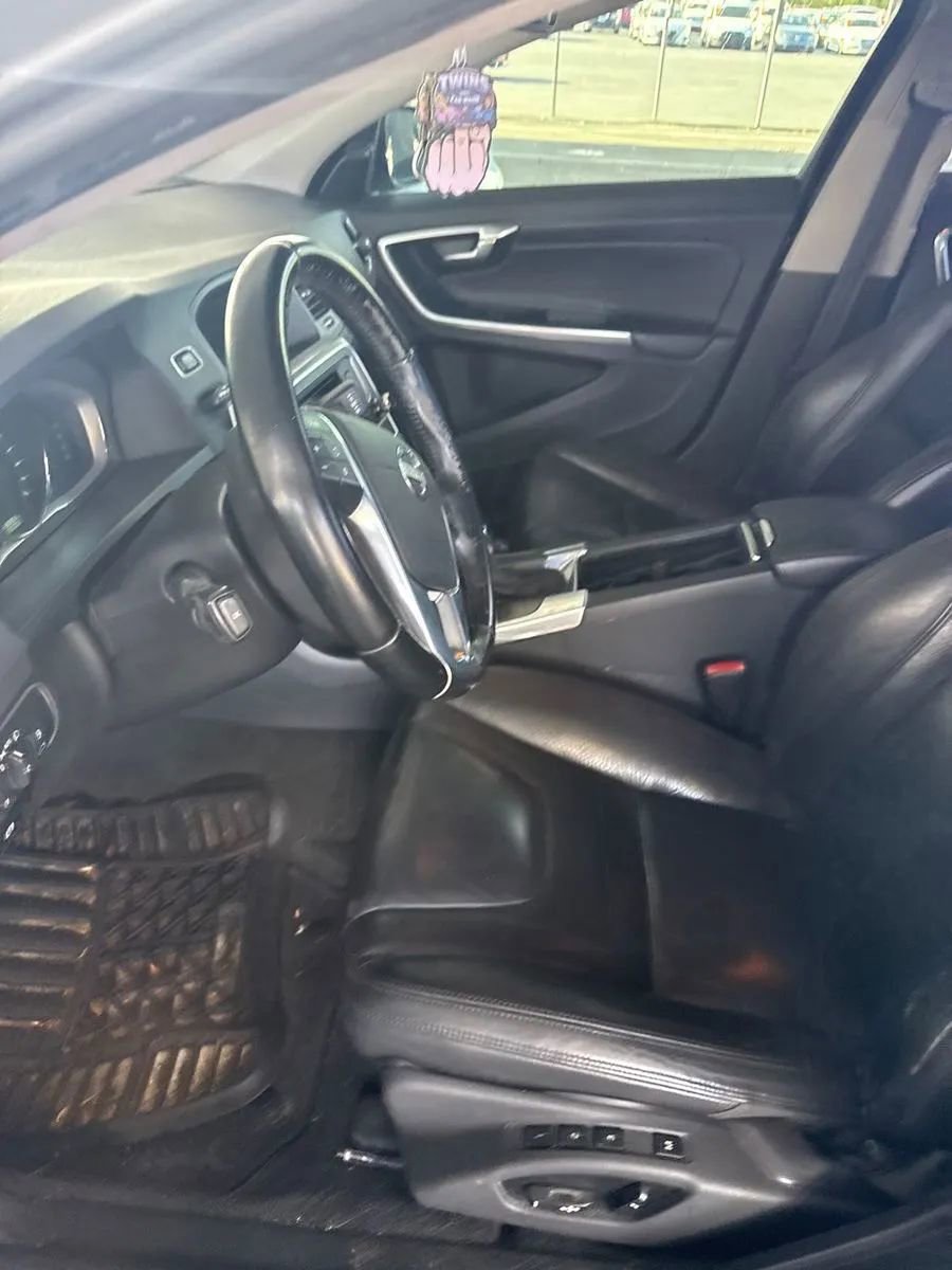 Used 2014 Volvo S60 T5 FWD image 8