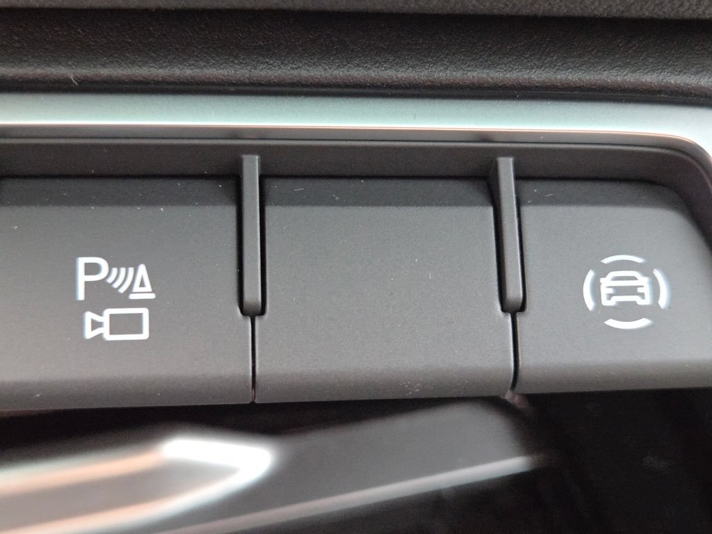 New 2026 Audi Q3 quattro 2.0T AWD/4WD image 10
