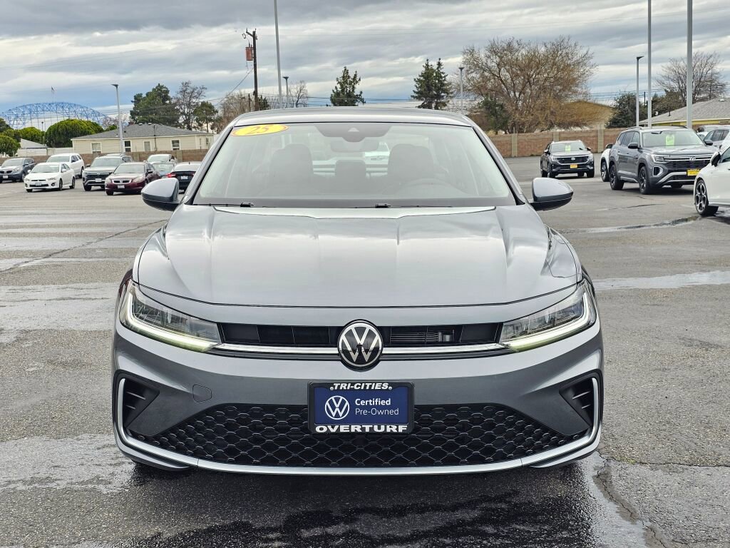 Certified 2025 Volkswagen Jetta SE w/ Sunroof Package image 6