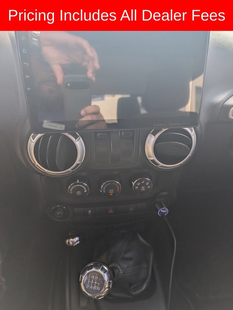 Used 2015 Jeep Wrangler Rubicon w/ Dual Top Group AWD/4WD image 8