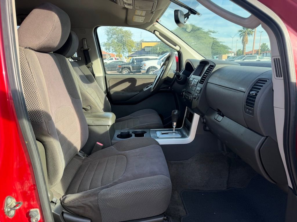 Used 2011 Nissan Pathfinder SV image 19