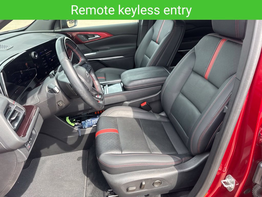 Used 2024 Chevrolet Traverse RS FWD image 17