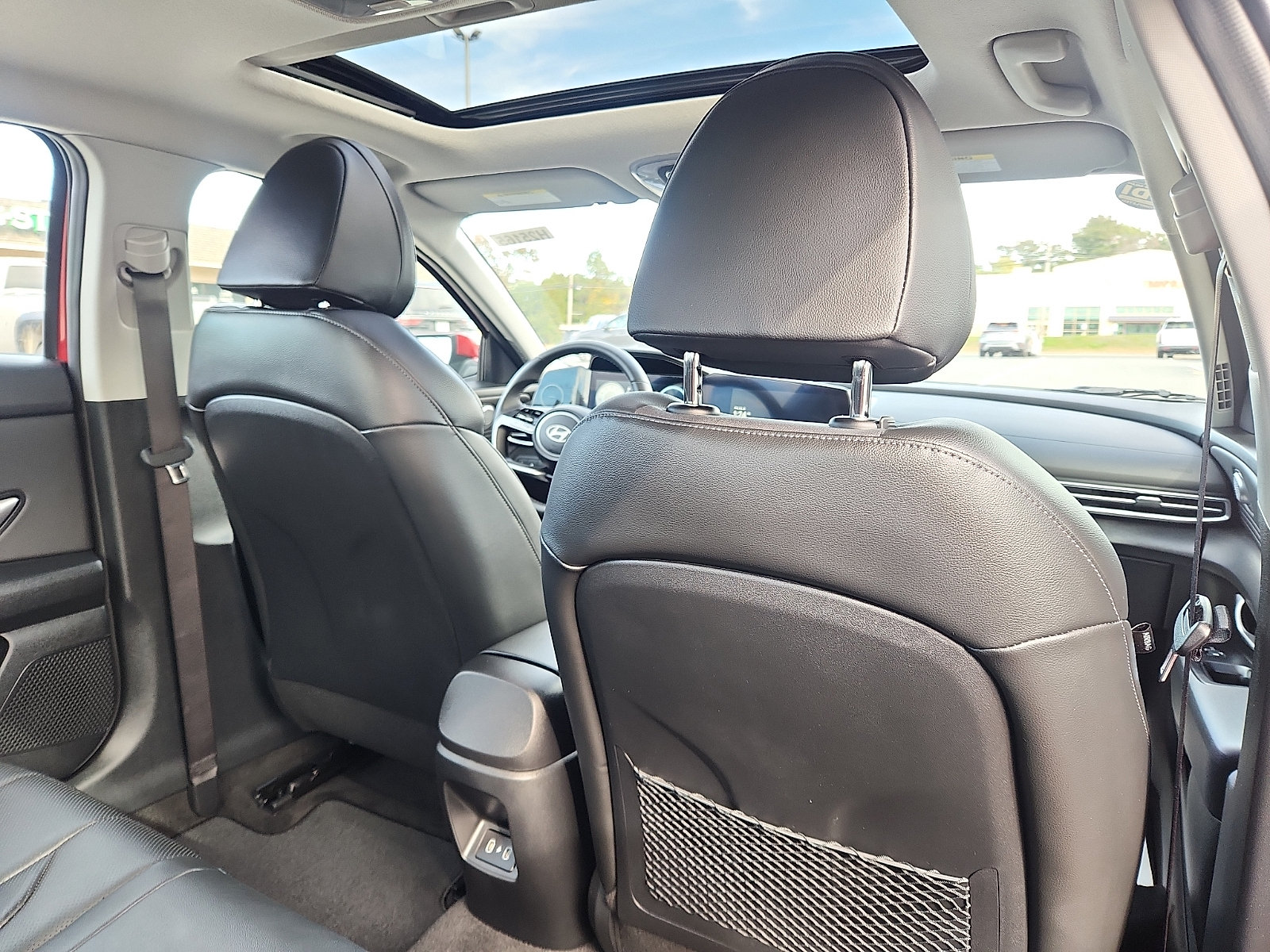 Certified 2025 Hyundai Elantra Limited FWD image 28
