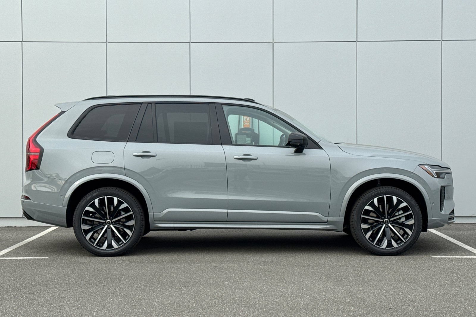 New 2026 Volvo XC90 T8 Ultra w/ Lounge Package AWD/4WD image 6