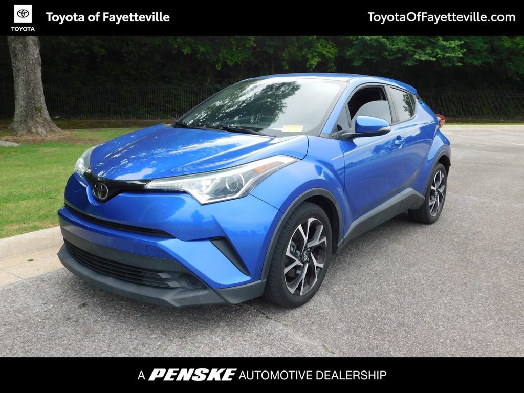 Used 2019 Toyota C-HR XLE FWD image 1