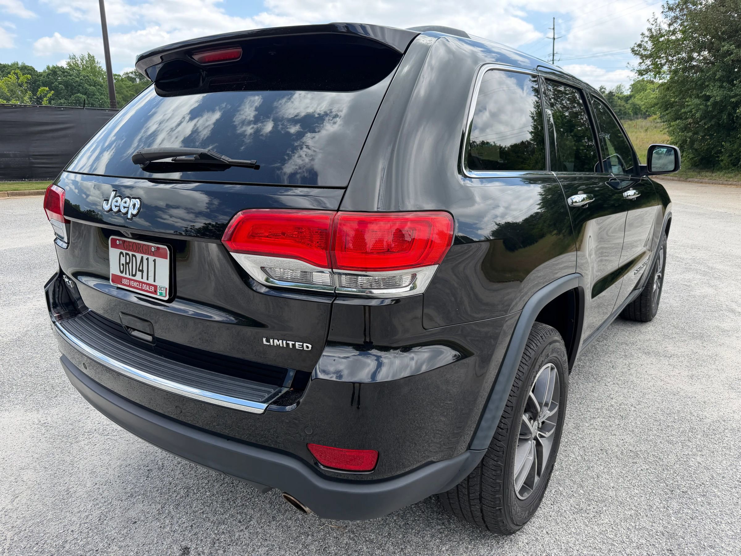 Used 2017 Jeep Grand Cherokee Limited AWD/4WD image 5