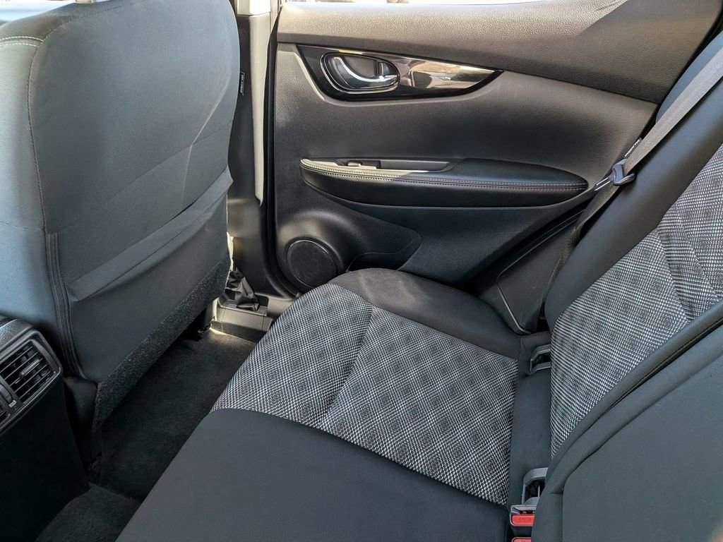 Used 2022 Nissan Rogue Sport SV image 26