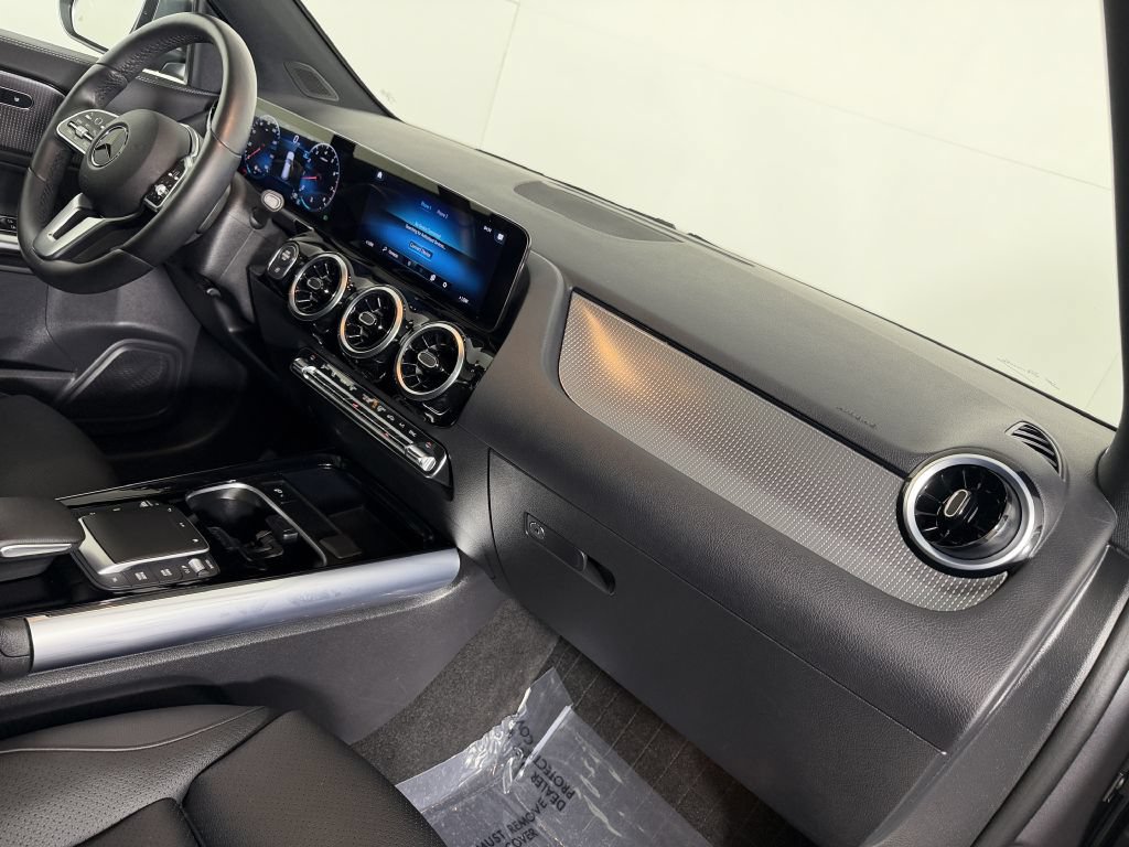 Used 2022 Mercedes-Benz GLA 250 4MATIC image 21