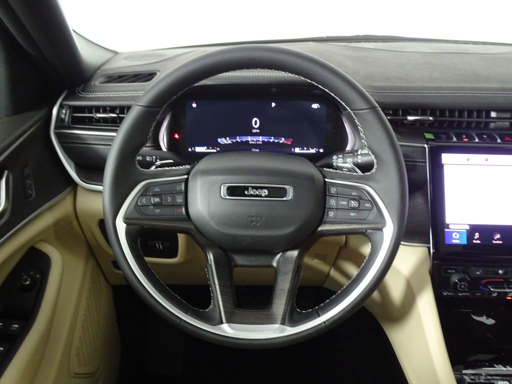 New 2025 Jeep Grand Cherokee L Limited image 28