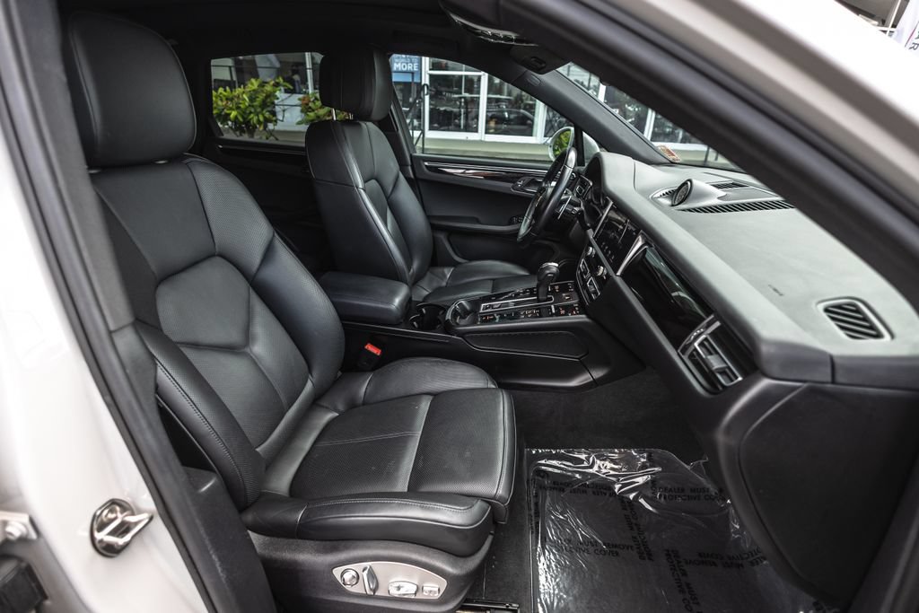 Used 2022 Porsche Macan S AWD/4WD image 25