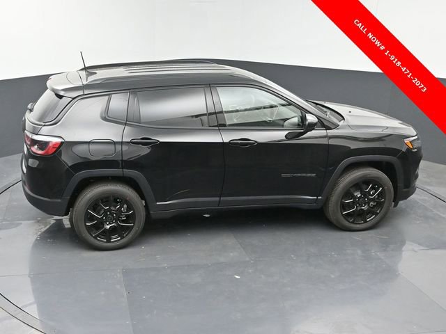 New 2026 Jeep Compass Latitude image 32