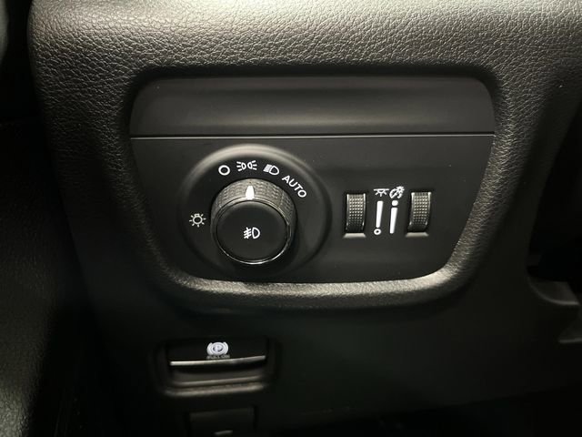 New 2025 Jeep Grand Cherokee L Limited w/ Trailer Tow Package image 24