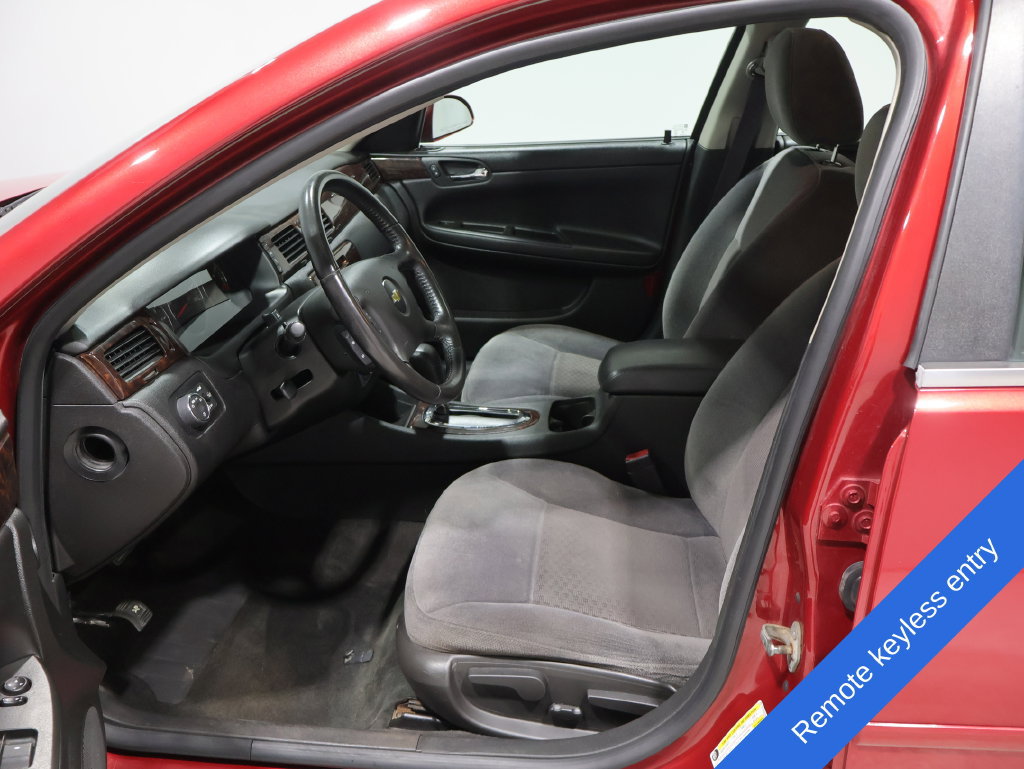 Used 2013 Chevrolet Impala LT w/ LT Sunroof Package FWD image 2