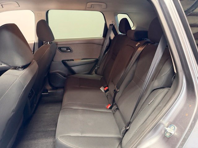 Used 2023 Nissan Rogue S AWD/4WD image 19