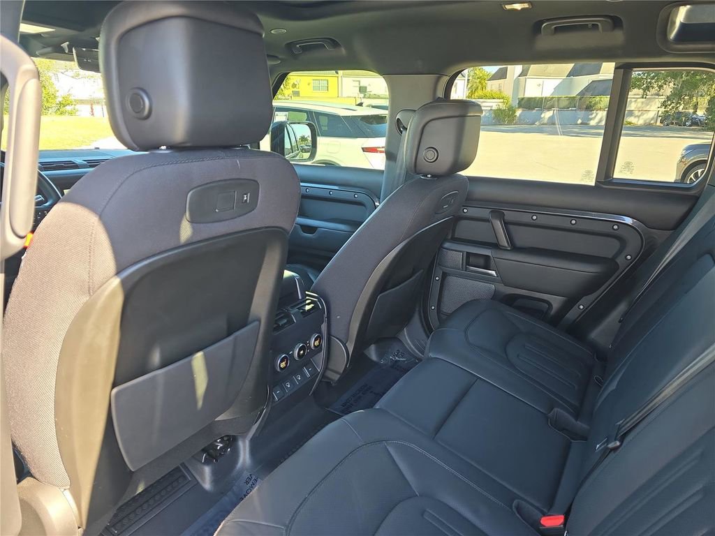 Used 2021 Land Rover Defender 110 X image 12