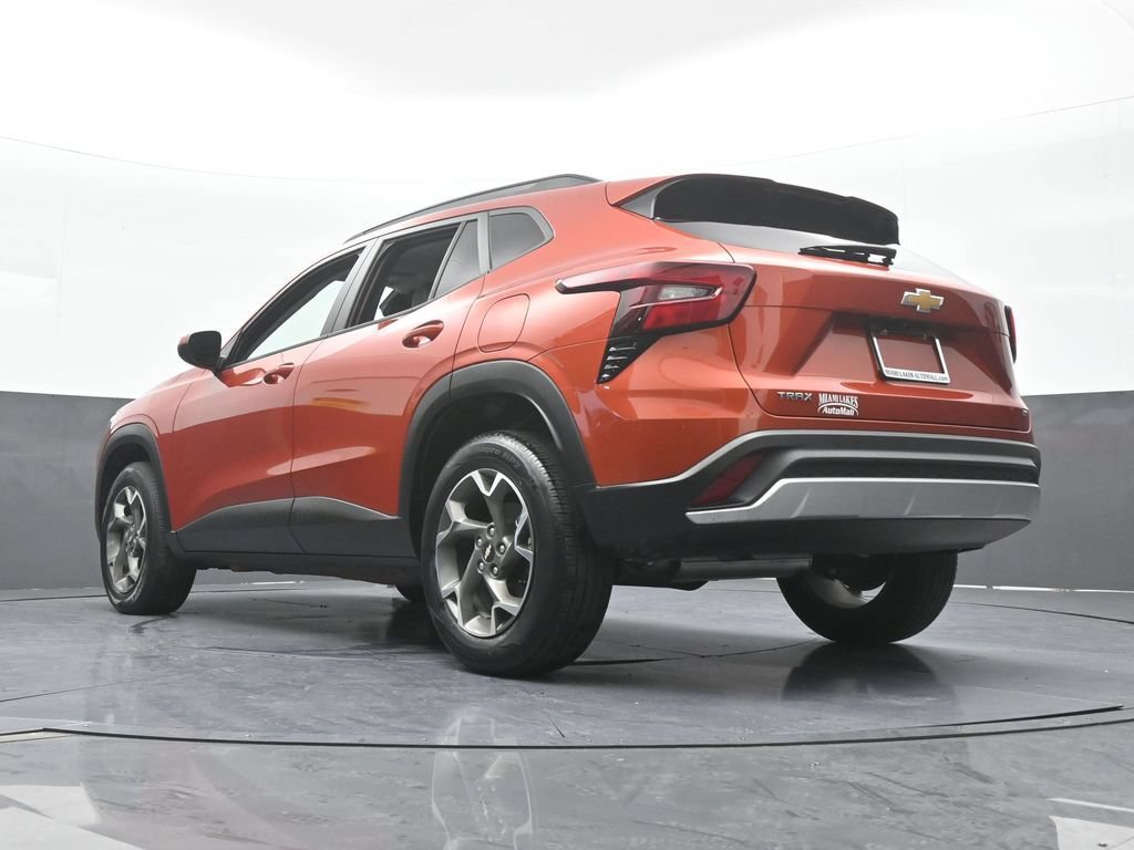 Used 2024 Chevrolet Trax LT w/ Driver Confidence Package FWD image 55