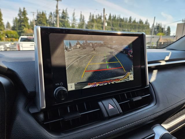 Used 2025 Toyota RAV4 XLE FWD image 32