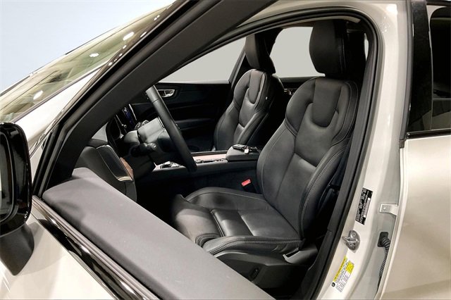Certified 2023 Volvo XC60 B5 Ultimate w/ Climate Package image 26