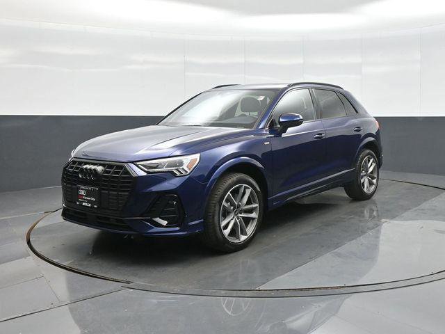 Used 2023 Audi Q3 2.0T Premium Plus image 3