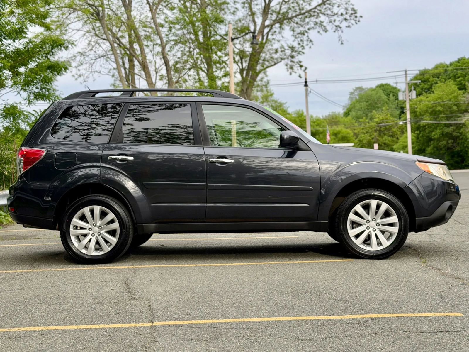 Used 2012 Subaru Forester 2.5X Premium w/ All-Weather Pkg AWD/4WD image 6